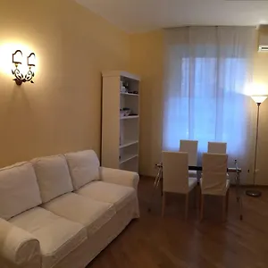3-via-guglielmo-koerner-apartment.it-lombardy.com/